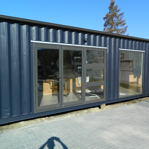 Display shop exterior by Taylor Made Container Homes